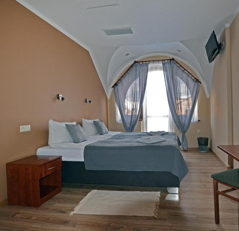 Hotel Tyniecki Krakau Exterior foto